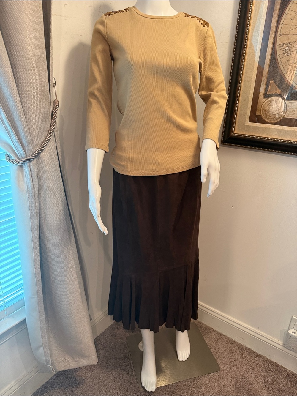 100% SUEDE Brown Skirt Bottom
Ruffled